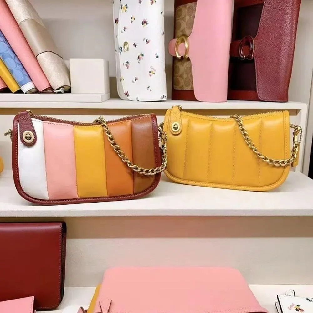 Coach C3490 Swinger 20 With Quilting In Brass/Buttercup